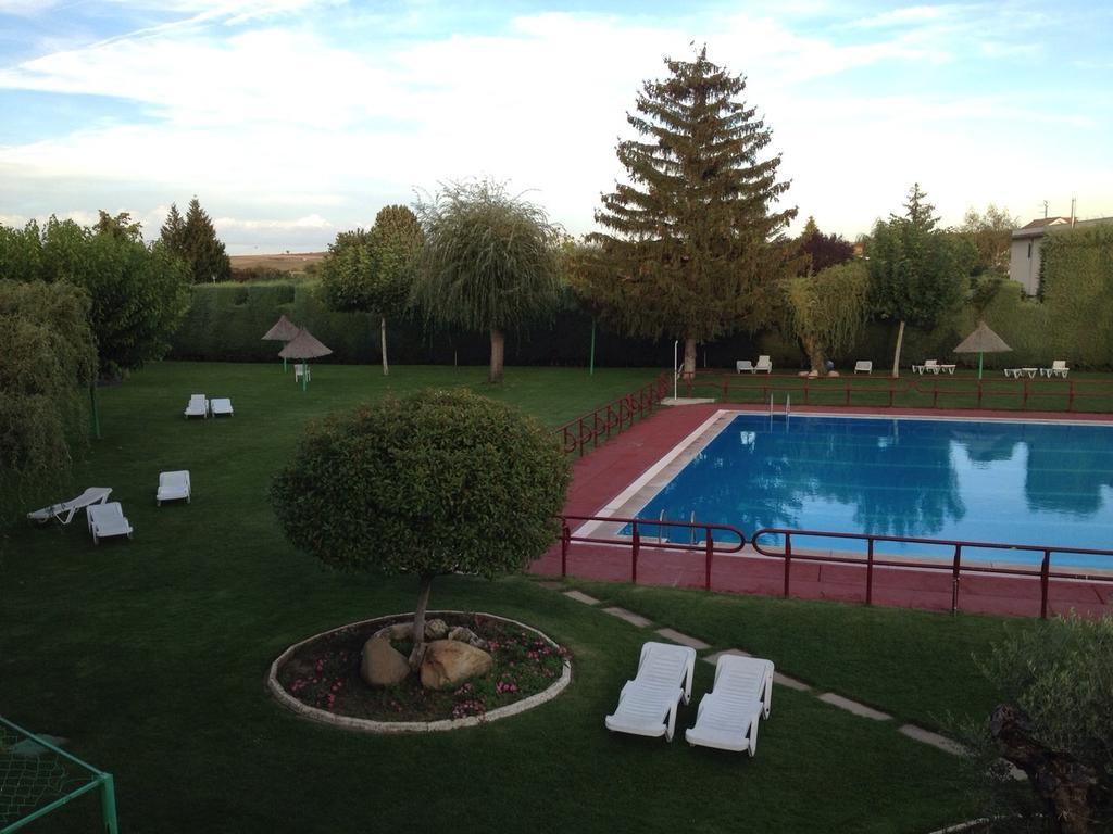 ולנסיה דה דון חואן Hotel Valjunco מראה חיצוני תמונה