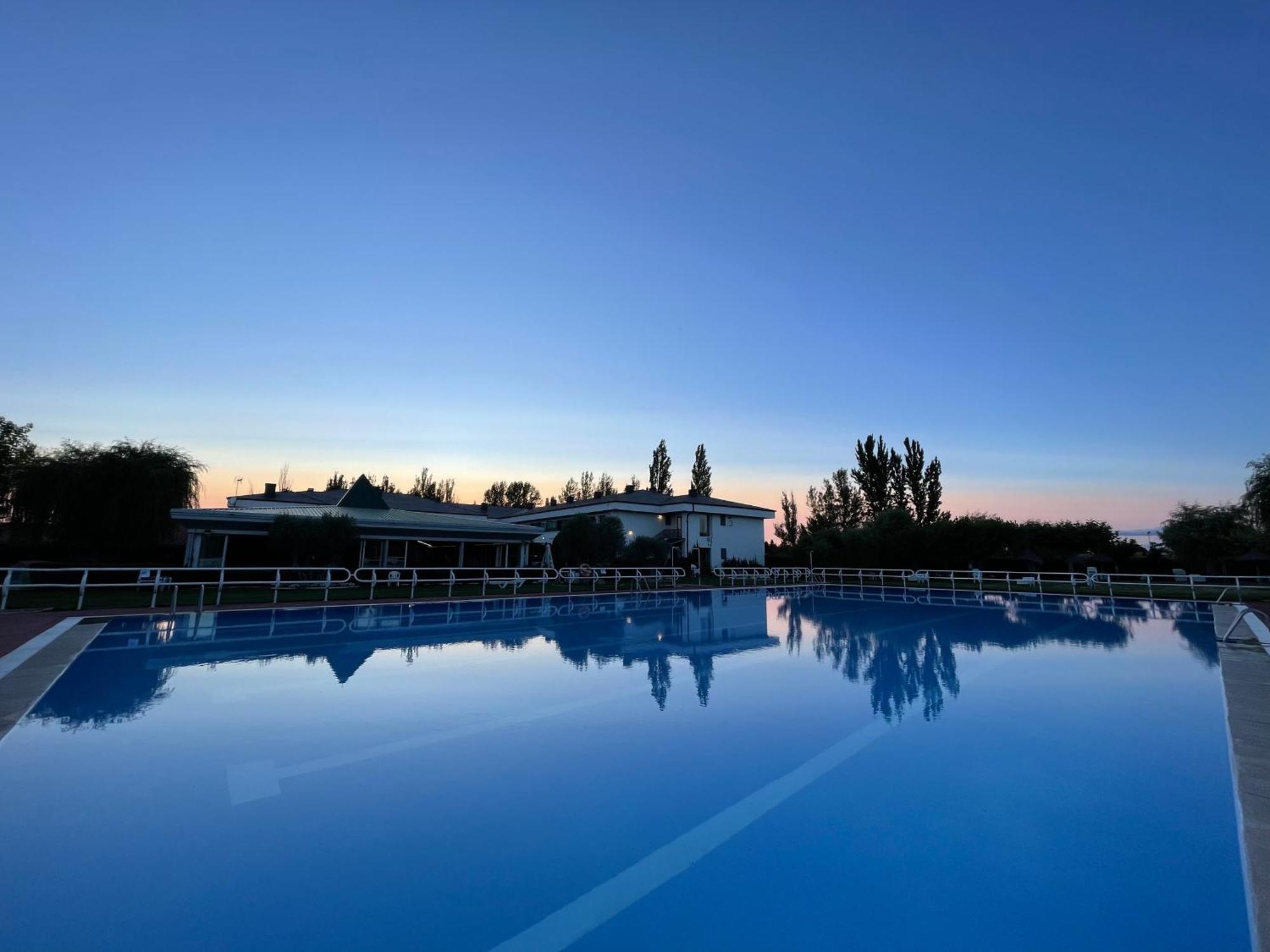 ולנסיה דה דון חואן Hotel Valjunco מראה חיצוני תמונה