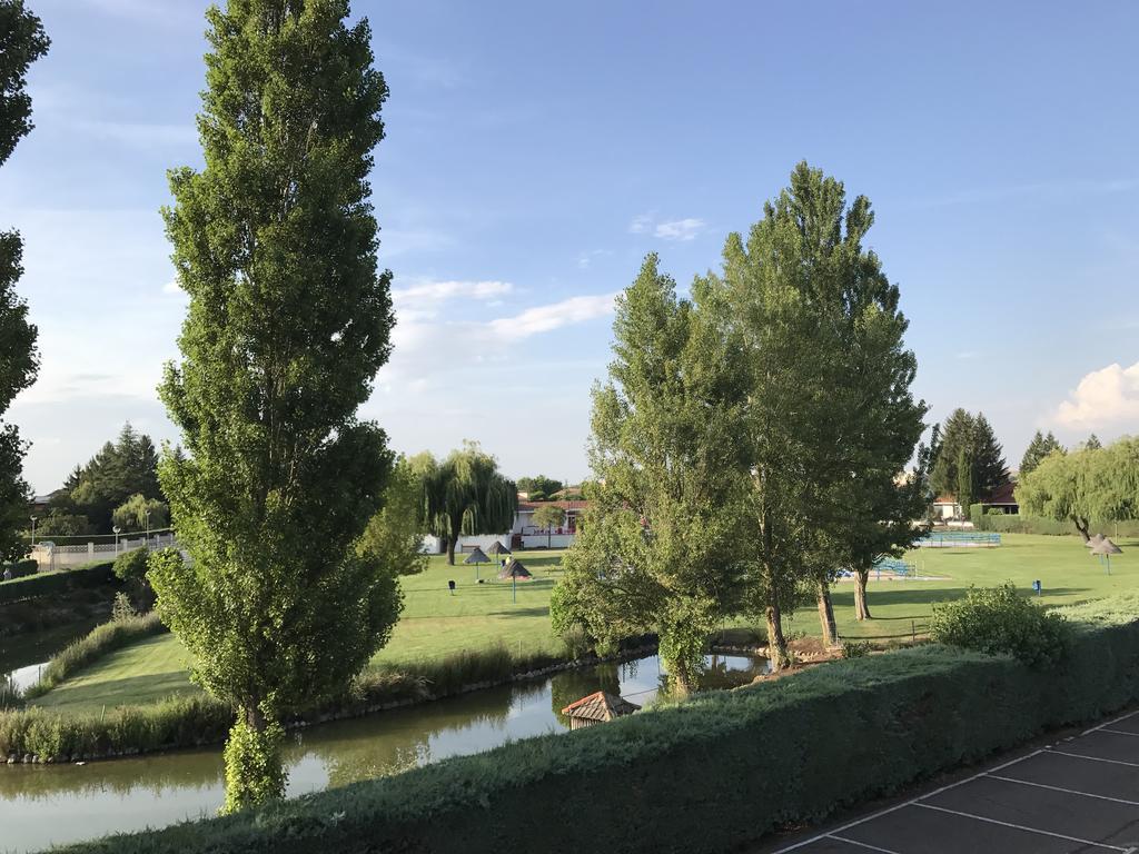 ולנסיה דה דון חואן Hotel Valjunco מראה חיצוני תמונה